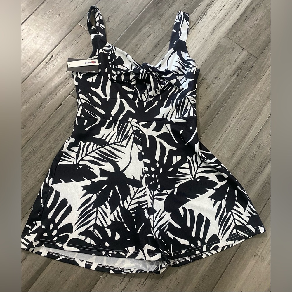 Tropical black and white romper. Size M